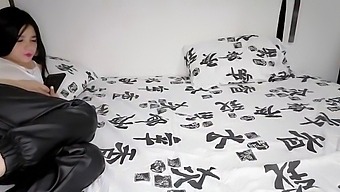 Tôi Tránh Về Nhà Để Được Liếm Lồn