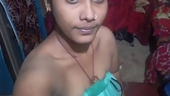 Indian Girl Shows Off Her Big Nipples In Solo Video