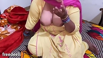 Indian Boy And Pakistani Mature Woman Have Big Boobs Sex