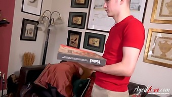 Teen With Big Natural Tits Exchanges Sex For Pizza