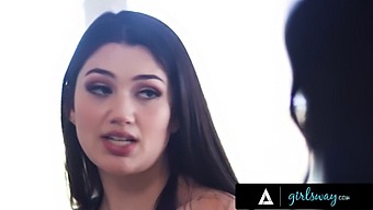 Stepmom And Stepdaughter Indulge In Lesbian Sex Without Technology