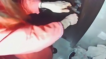 Video Fatto In Casa Di Una Moglie Che Scopa Con Gli Amici Del Marito.